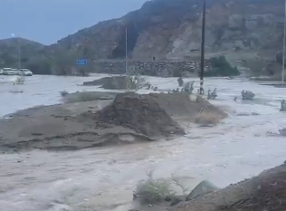 لقطات لجريان السيول في بيشة