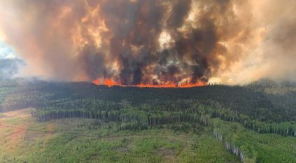 لقطات مروعة لحرائق كندا في يومها الثالث على التوالي