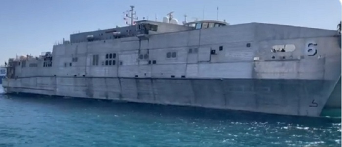 وصول سفينة عسكرية أمريكية من السودان إلى ميناء جدة