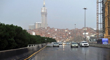 تحذير لأهالي مكة المكرمة: عواصف وأمطار حتى المساء