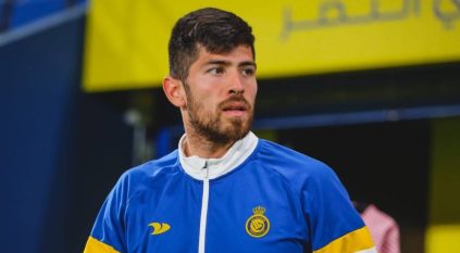 حارس النصر قد يسبب أزمة لفريقه