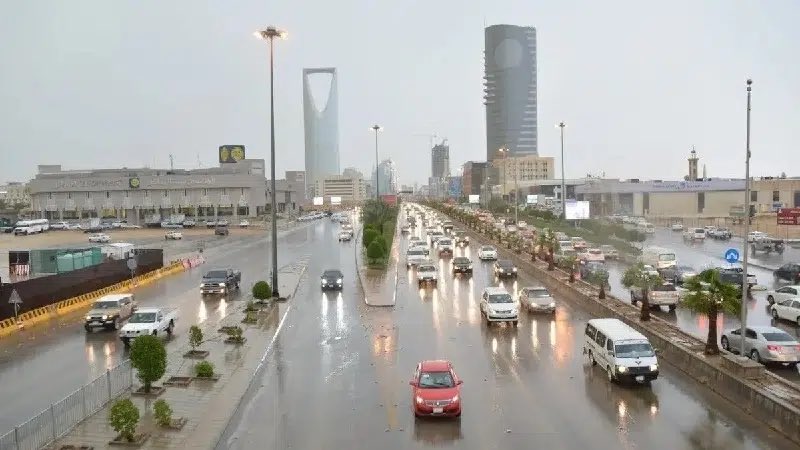 توقعات بأمطار متوسطة على الرياض بدءًا من الغد