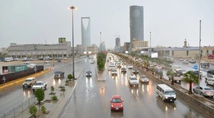 استمرار أمطار الرياض حتى الـ 10 مساءً