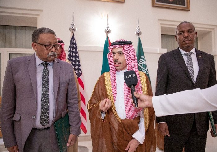 وزير الخارجية لطرفي الأزمة السودانية: الدم السوداني غالٍ