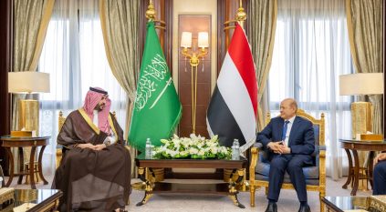 خالد بن سلمان يؤكد دعم السعودية للشعب اليمني وجهود التوصل لحل سياسي