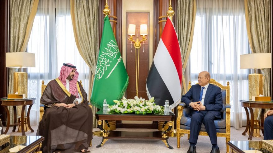 خالد بن سلمان يؤكد دعم السعودية للشعب اليمني وجهود التوصل لحل سياسي
