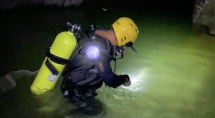 انتشال جثمان شخص غرق في وادي لجب بالريث