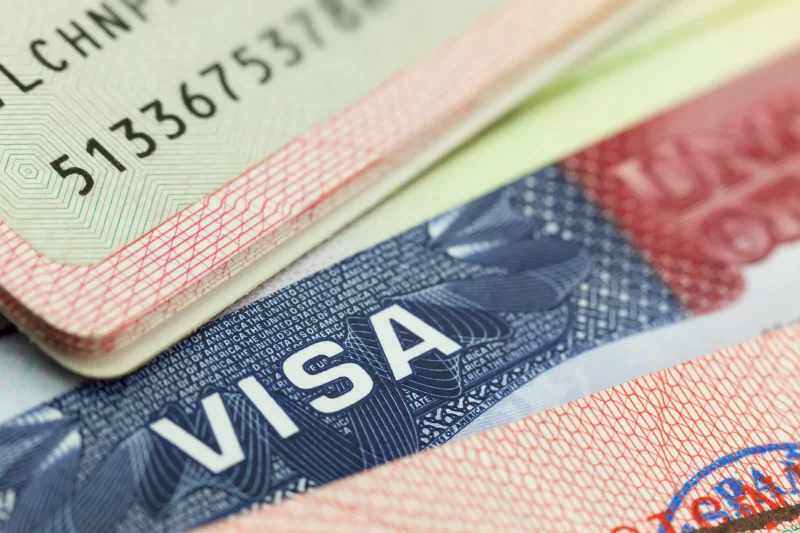 أمريكا تعلن عن زيادات في رسوم تأشيرات الزائرين