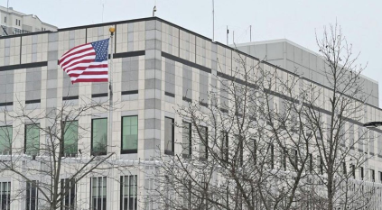 سيارة مجهولة تطلق النار على السفارة الأمريكية ببيروت