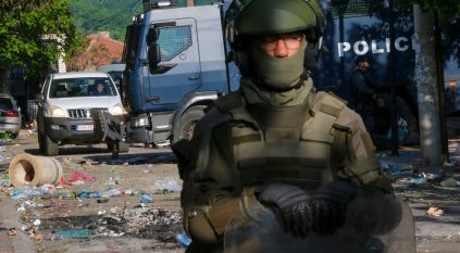 الناتو ينشر قواته في كوسوفو والأمور تتعقد