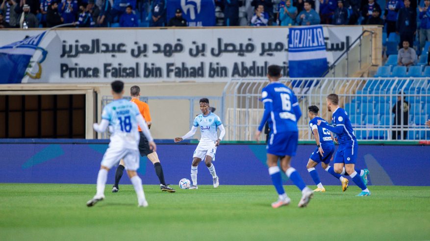 أبها يستهدف نقاط مباراة الهلال لضمان البقاء