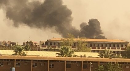 حريق ضخم يدمر المحال التجارية في سوق أم درمان