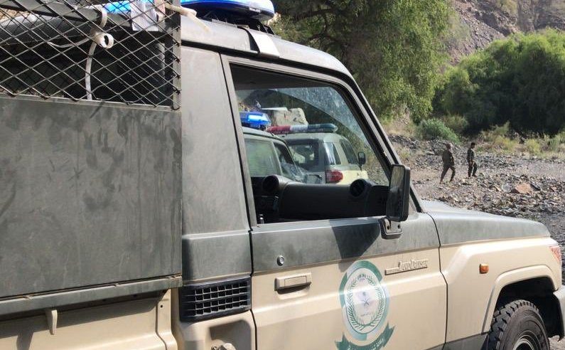 مخبأة في مركبة.. القبض على شخصين لترويجهما 27 كيلو قات في عسير