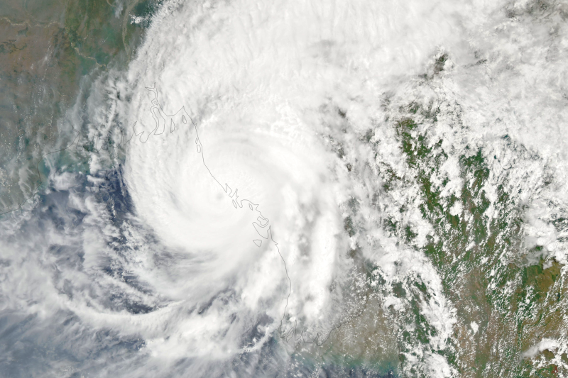 لقطات ترصد أجواء الرعب بسبب إعصار موكا في مينامار