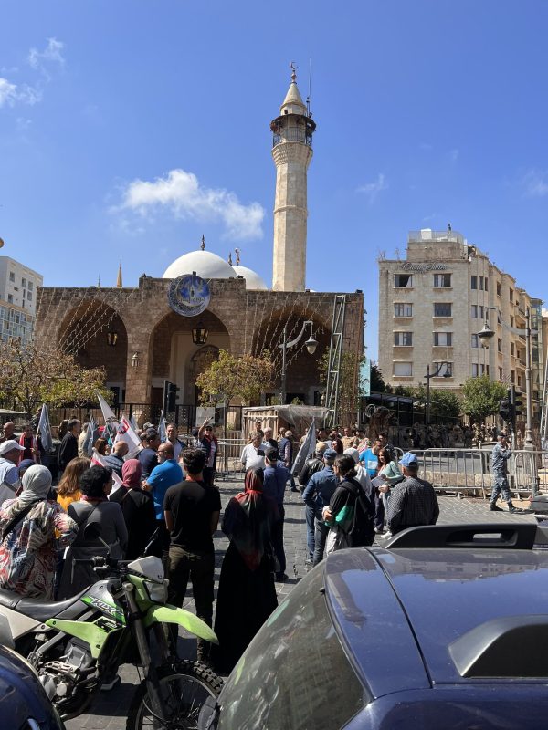 محتجون في لبنان يطالبون باسترجاع ودائعهم في البنوك