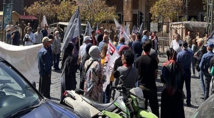 محتجون في لبنان يطالبون باسترجاع ودائعهم في البنوك