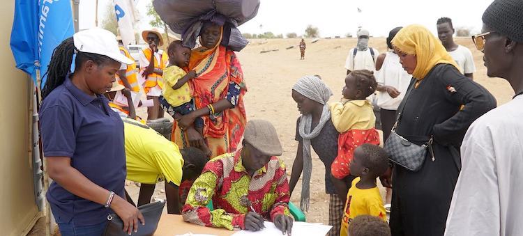 نهب 17 ألف طن من المساعدات الغذائية في السودان