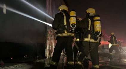 مدني الدمام يخمد حريقًا اندلع في ورشة نجارة