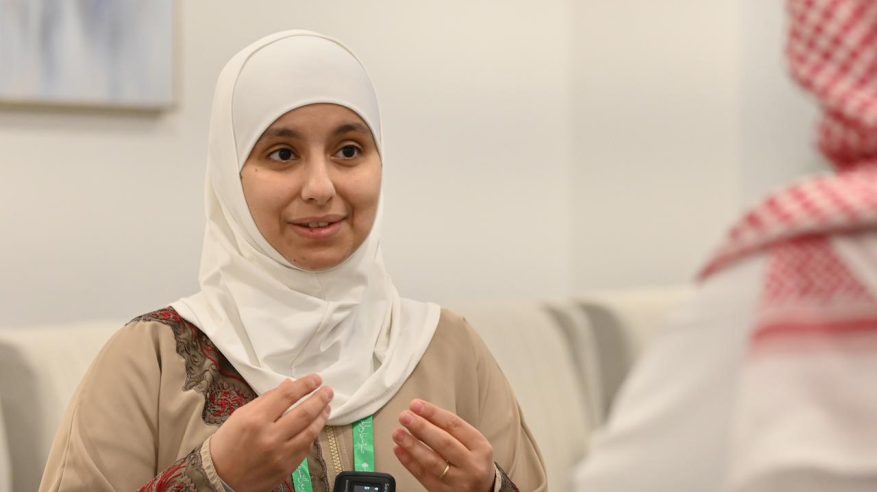 حاجة أرجنتينية تكشف عن معايشتها آية قرآنية عند وصولها إلى الحرم المكي