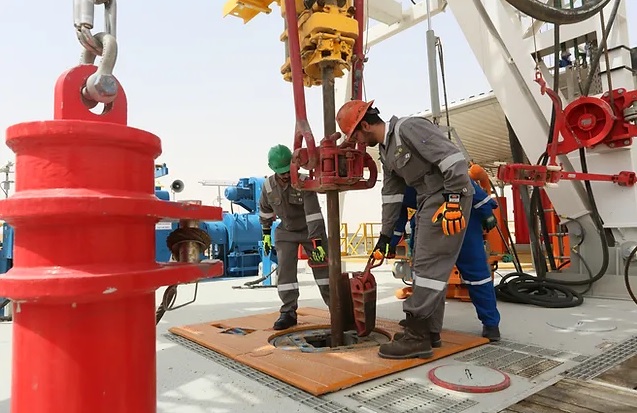 الدراسة بأكاديمية الحفر مجانية وراتب شهري لكل طالب