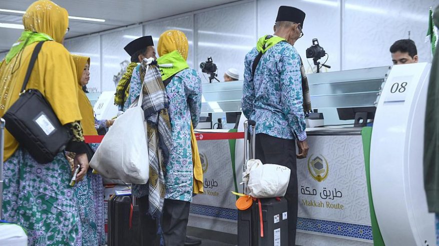 طريق مكة تستمر في إنهاء إجراءات حجاج إندونيسيا