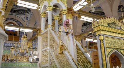 خطيب المسجد النبوي: أكثروا من الذكر والتهليل والتكبير