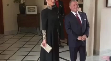 سر إطلالة الملكة رانيا بحفل زفاف نجلها الحسين