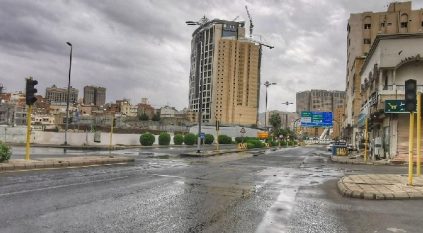 عواصف وأمطار على مكة المكرمة للمساء والمدني يُحذر