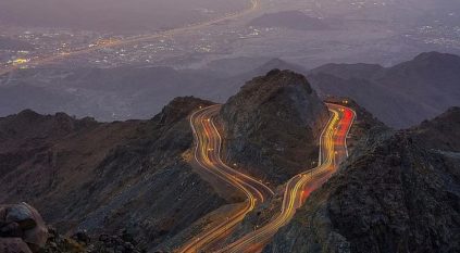 إعادة فتح طريق الهدا بالاتجاهين بعد توقف الأمطار