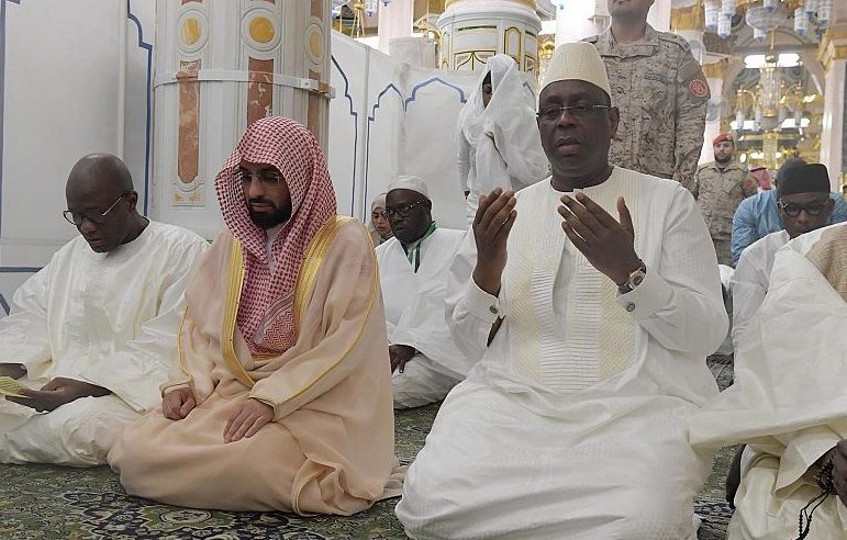 الرئيس السنغالي يزور المسجد النبوي