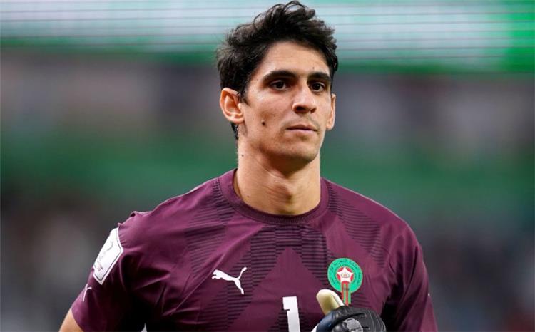 ياسين بونو حارس مرمى المغرب ونادي إشبيلية - النصر