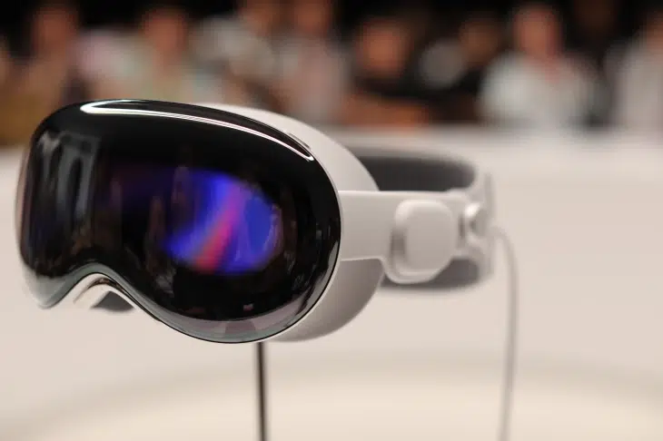 آبل تطرح نظارة الواقع المختلط Vision Pro بـ3499 دولارًا