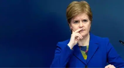 اعتقال رئيسة وزراء اسكتلندا السابقة نيكولا ستورجون