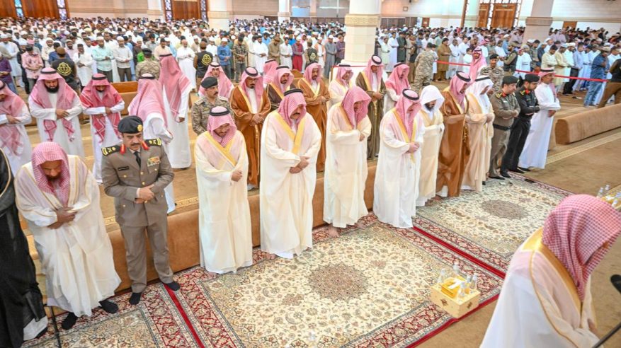 المصلون يؤدون صلاة عيد الأضحى في مختلف أنحاء السعودية