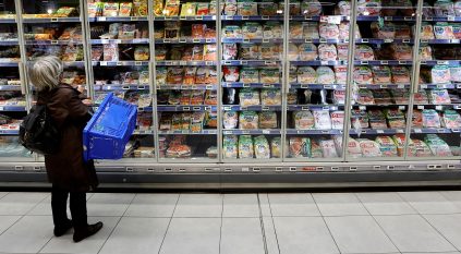 فرنسا لشركات الأغذية الكبرى: إما خفض الأسعار أو زيادة الضرائب