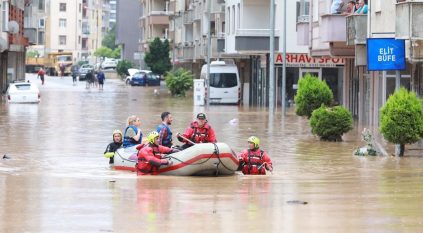 فيضانات تركيا تربك المدن وتغرق الشوارع