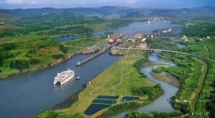 الجفاف يفاقم أزمة طريق التجارة العالمي بقناة بنما