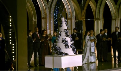 لحظة تقطيع الكعكة في حفل زفاف ولي عهد الأردن والأميرة رجوة