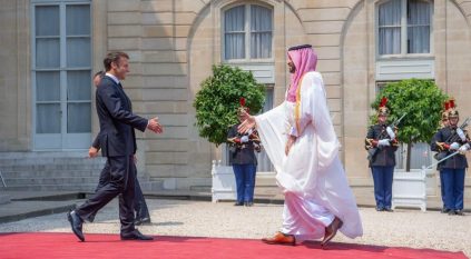 ولي العهد يبحث في باريس التعاون بين الشركات الفرنسية والسعودية