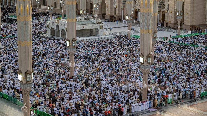 أكثر من 4 ملايين مصل وزائر خلال أسبوع بالمسجد النبوي