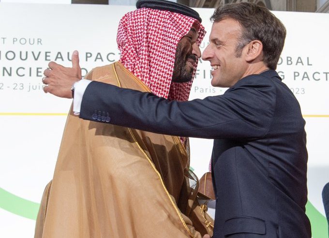 الرئيس الفرنسي لـ الأمير محمد بن سلمان: شكراً لقدومكم