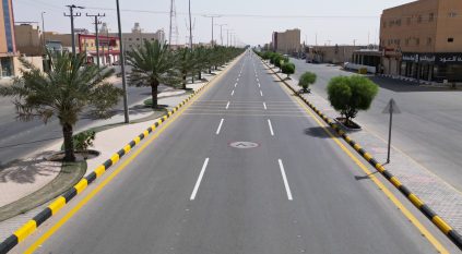 بلدية الأسياح تعمل على إعادة تأهيل طريق الملك فهد