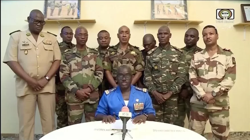جيش النيجر يعلن ولاءه لقادة الانقلاب