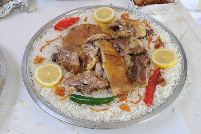 مطالبات بتقليل كمية نفر الرز لعدم إهدار الطعام