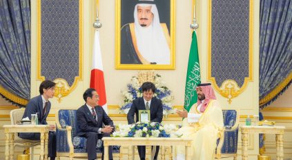 ولي العهد يعقد جلسة مباحثات رسمية مع رئيس وزراء اليابان
