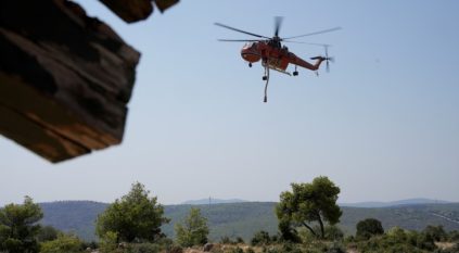 إجلاء 30 ألف شخص بسبب حرائق جزيرة رودس اليونانية