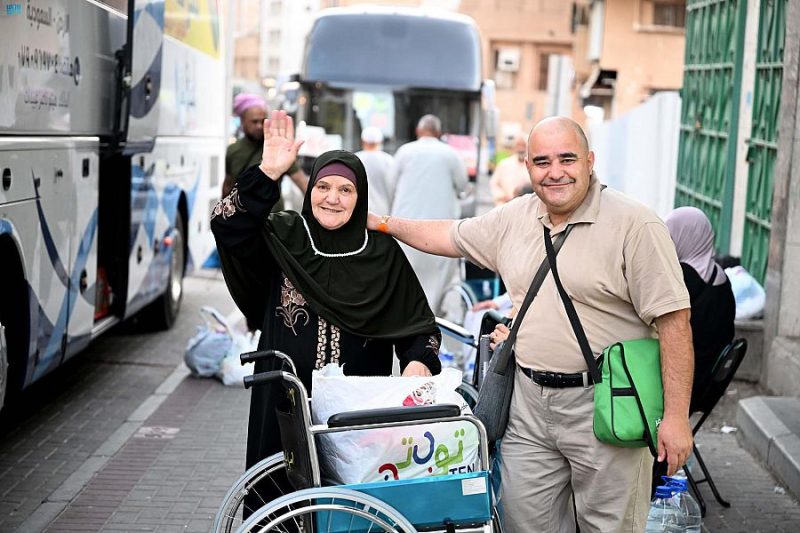 الحجاج يغادرون مكة المكرمة بعد إتمام مناسك الحج