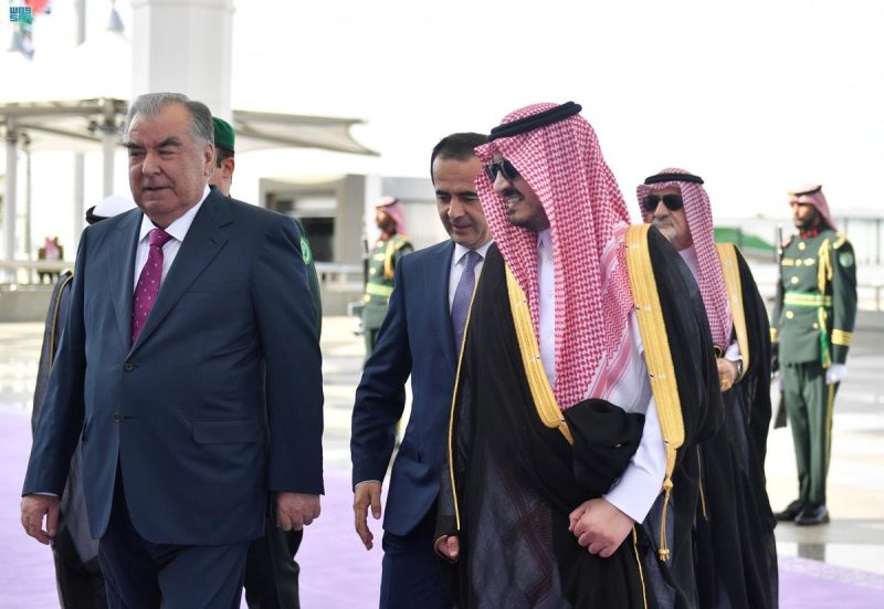 رئيس جمهورية طاجيكستان يصل جدة