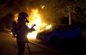فرنسا تنشر 45 ألف شرطي وعربات مدرعة وسط استمرار الاحتجاجات