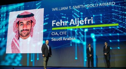 فهر الجفري أول عربي يحصد ذهبية جائزة وليام سميث